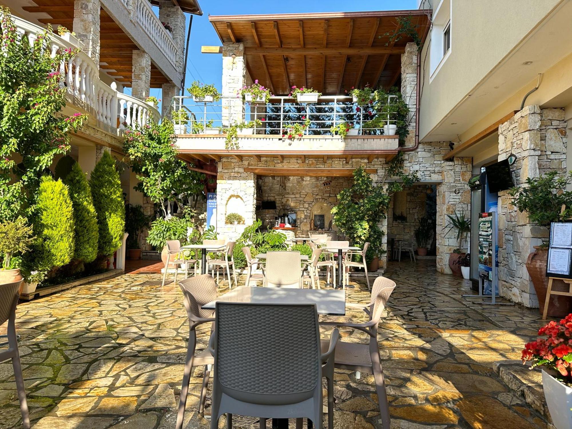 Vila Arial Apartment Vlore Bagian luar foto